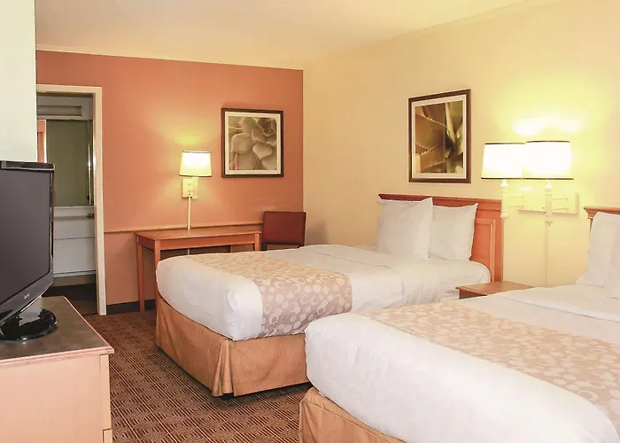 Econo Lodge *